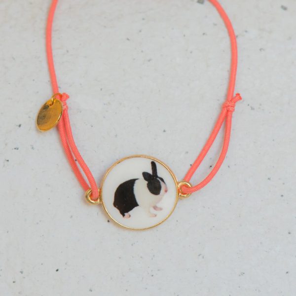 Le bracelet médaillon lapin