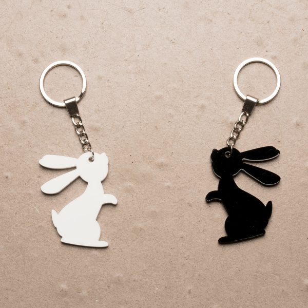 Porte clé L’Amoureux blanc, l’Amoureux noir lapin