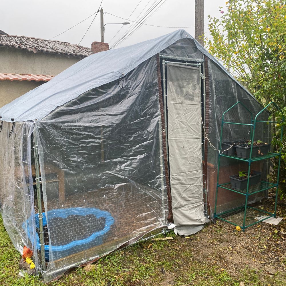 Enclos extérieur protégé pour lapins